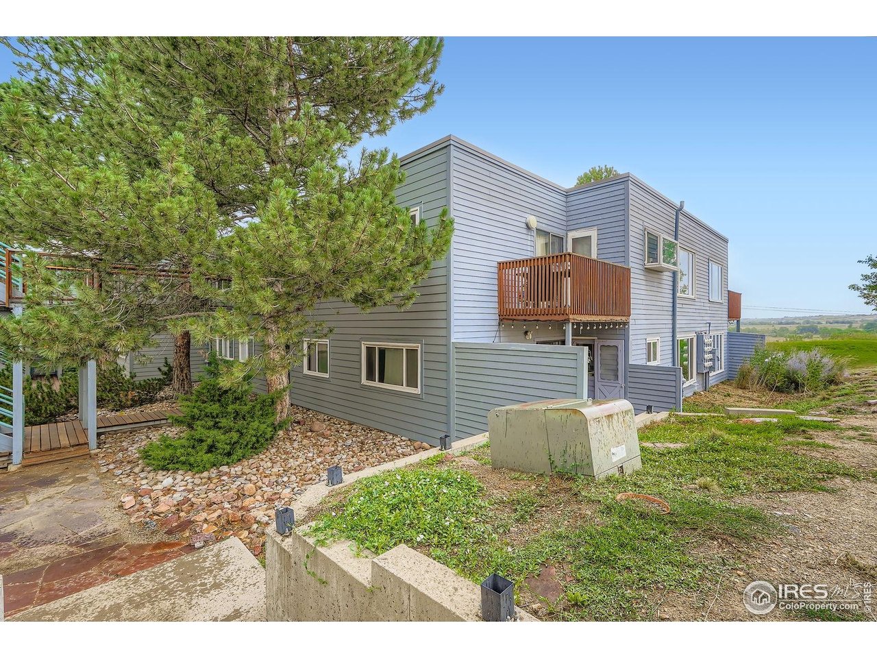 1596 Bradley Dr