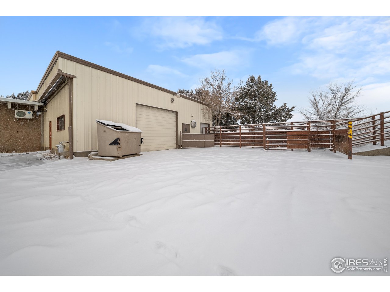 1215 E Burlington Ave