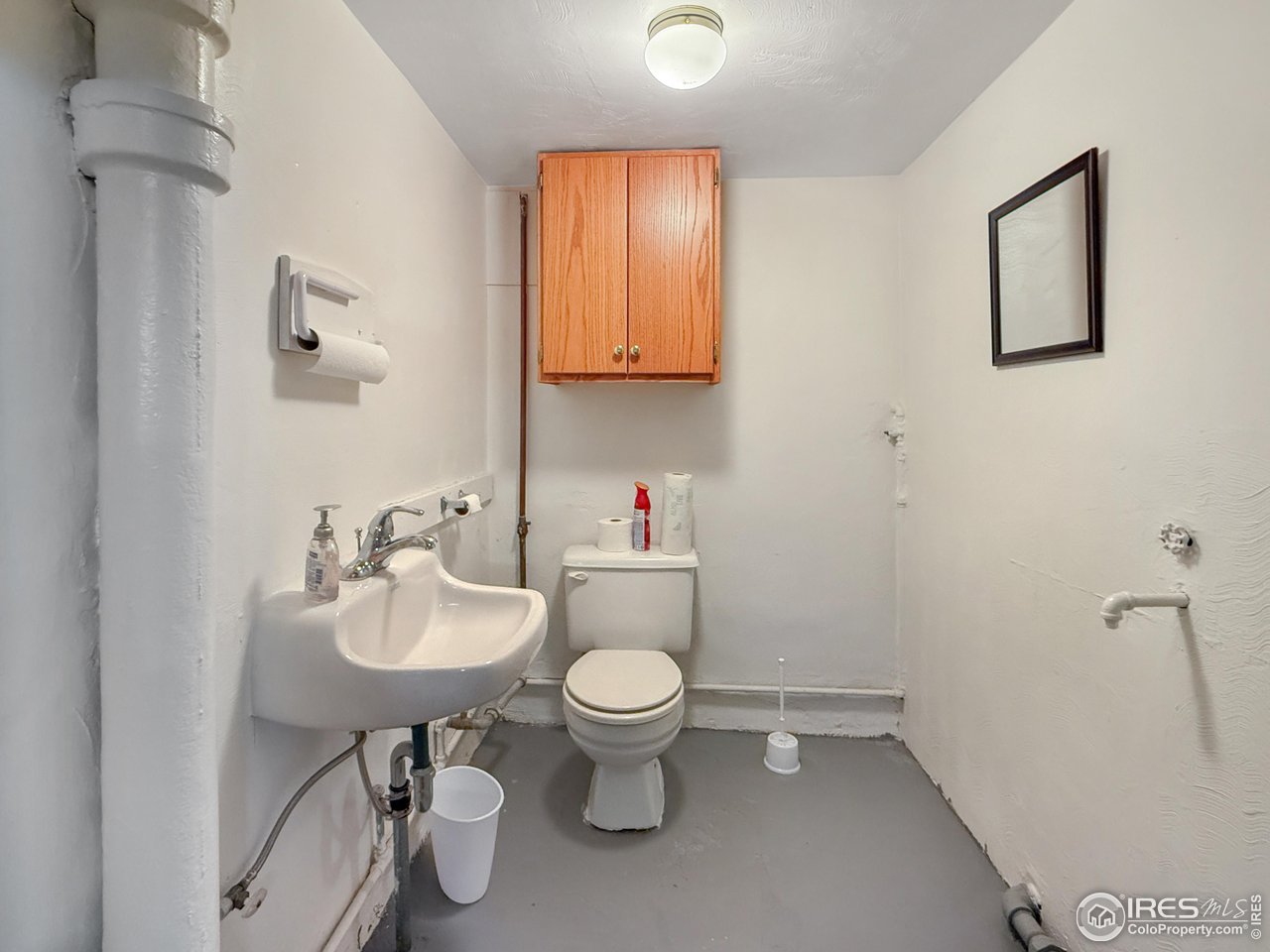 301 N Logan Ave
