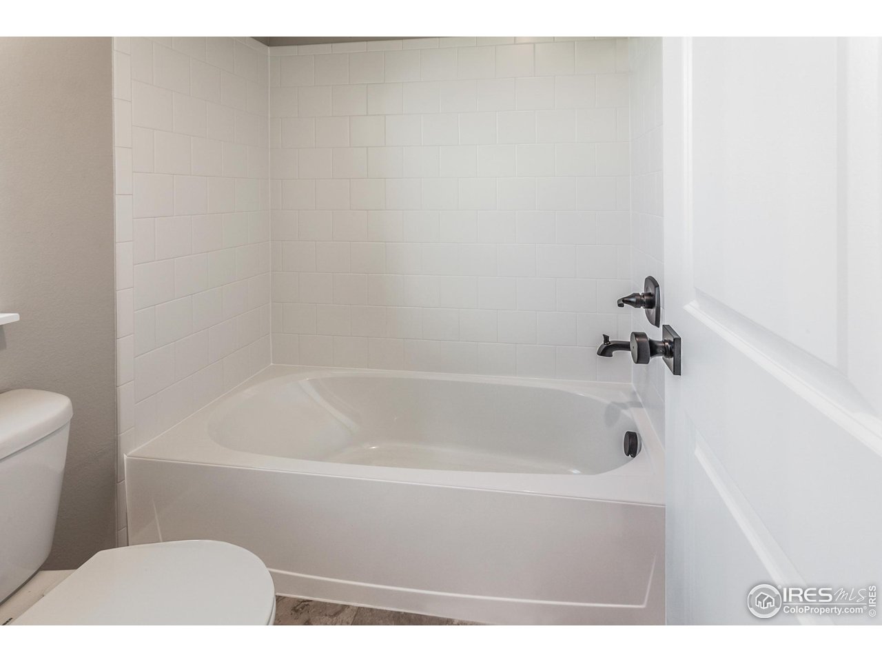 1211 105th Ave Ct
