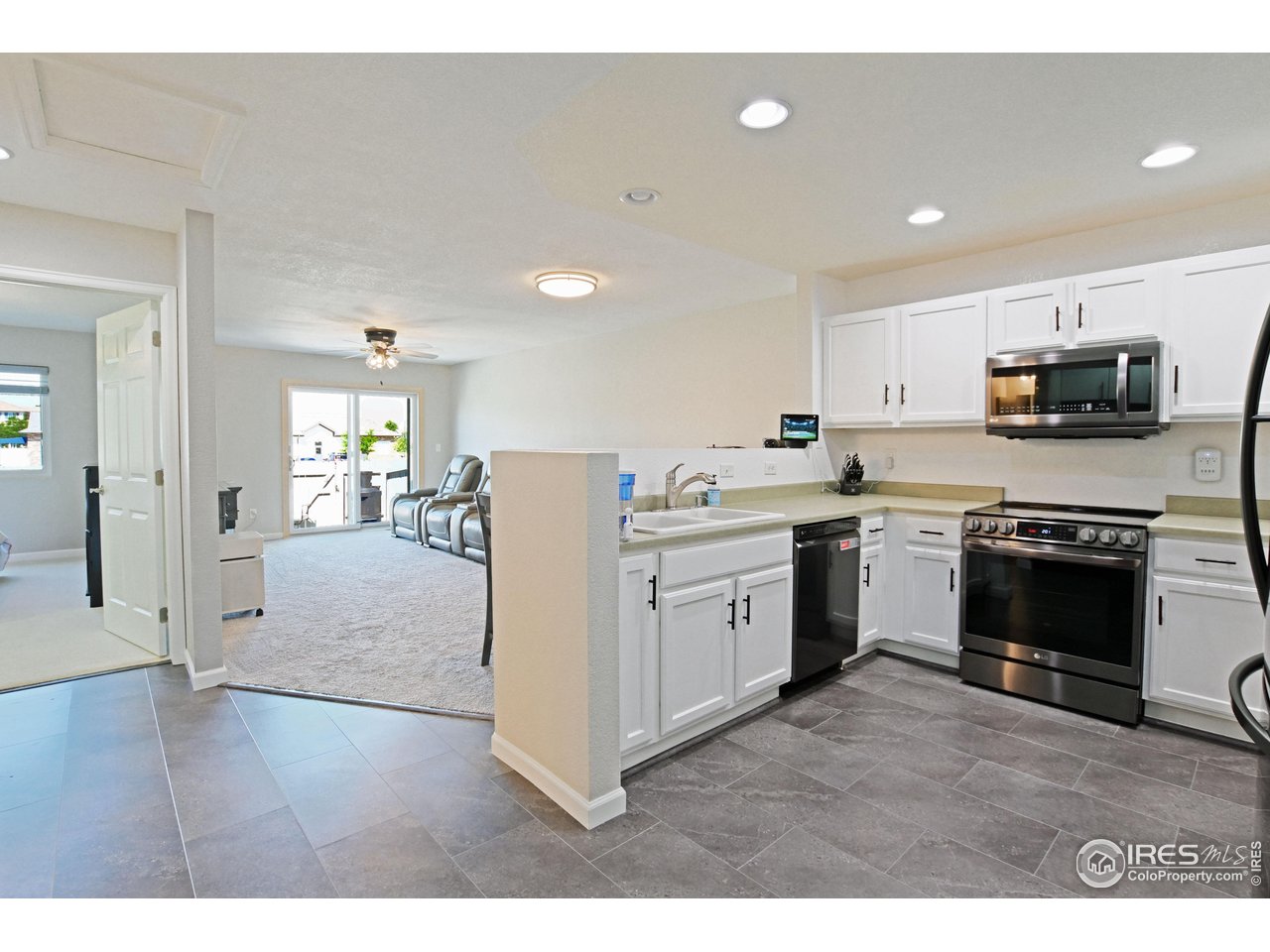 1555 Oak Creek Dr