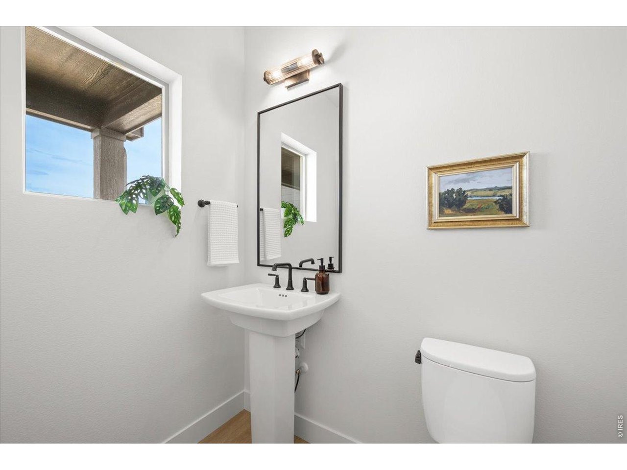 15 Snowcap Dr