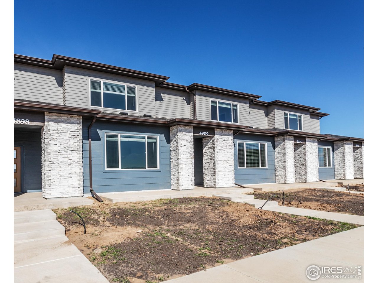 4909 Autumn Leaf Dr
