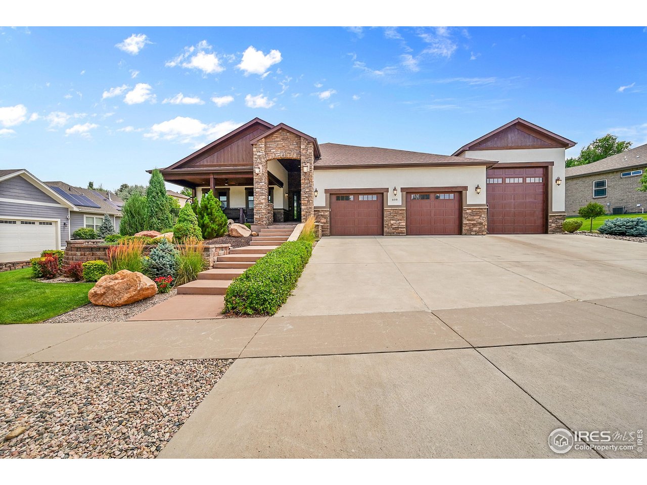 608 Riverside Ct