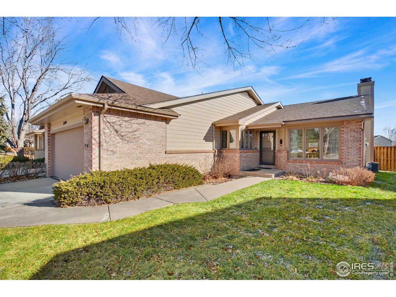 1249 Oak Island Ct