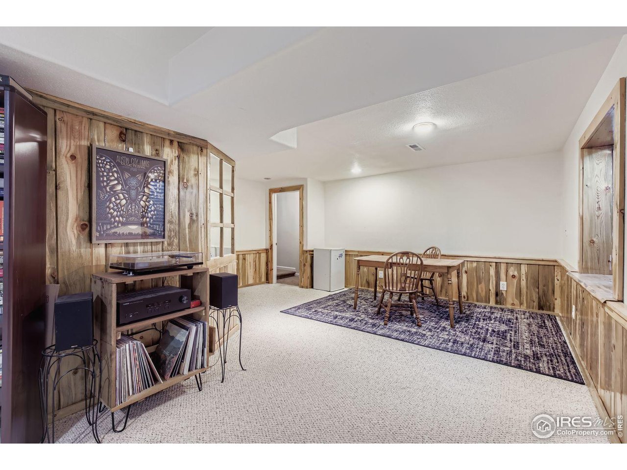 306 Saturn Dr