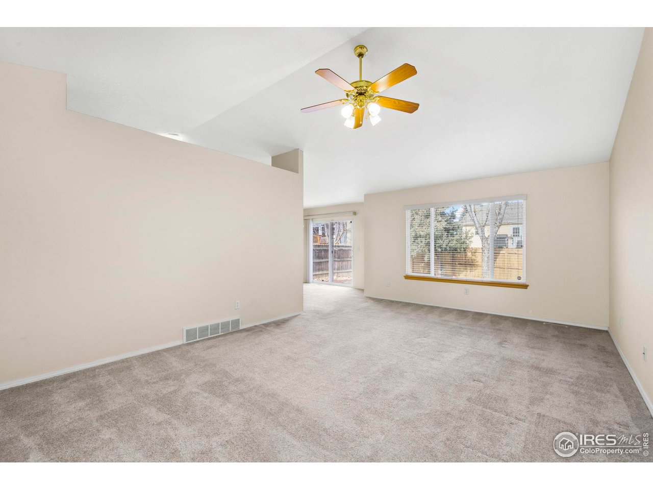 1905 Greenbriar Ct