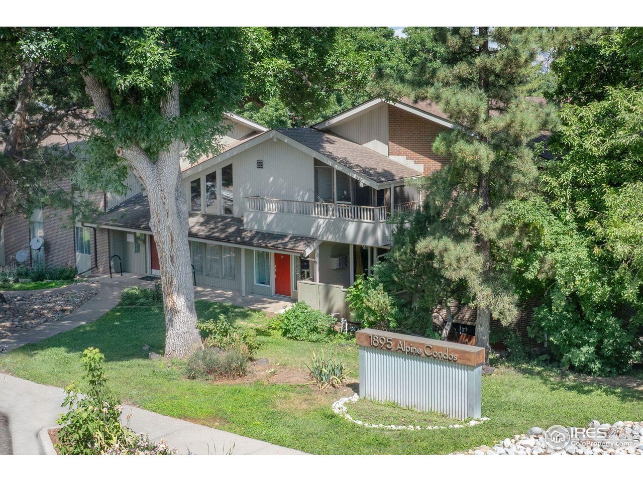 1895 Alpine Ave