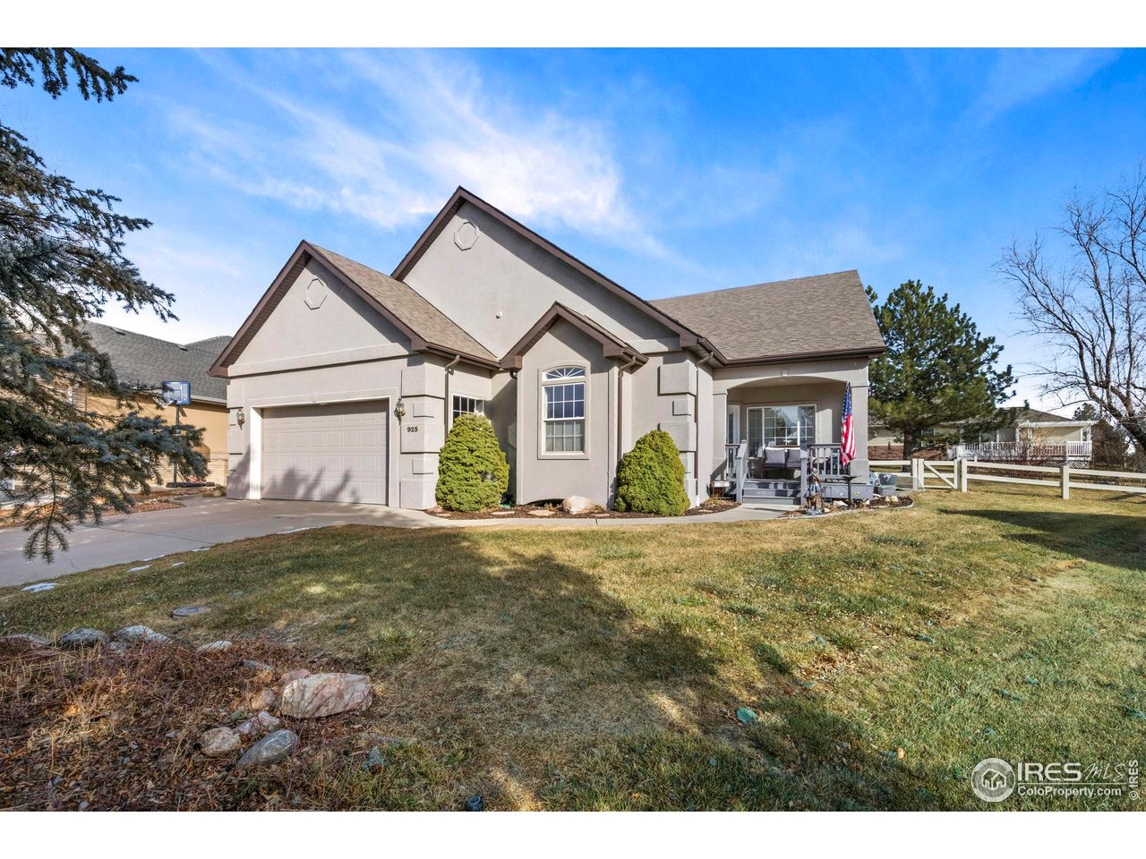 925 Falcon Ridge Ct