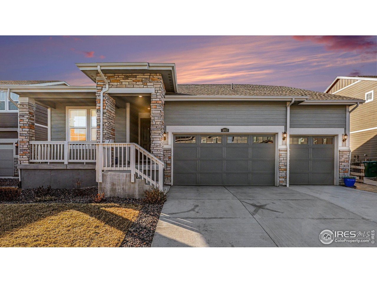 1893 Merrill Cir W