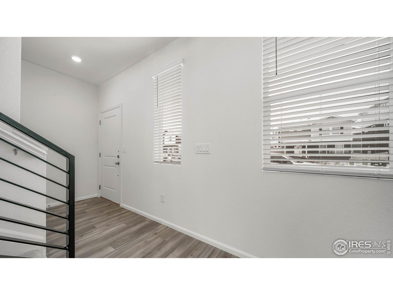 3393 Pearwood Dr
