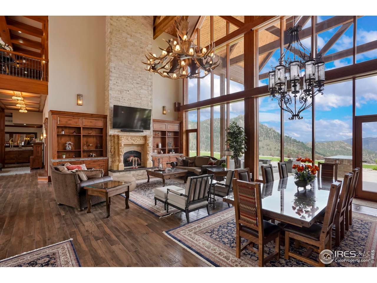 2327 Deer Ridge Dr