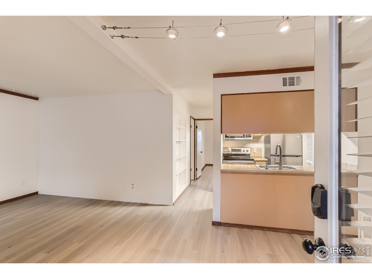 1111 Maxwell Ave
