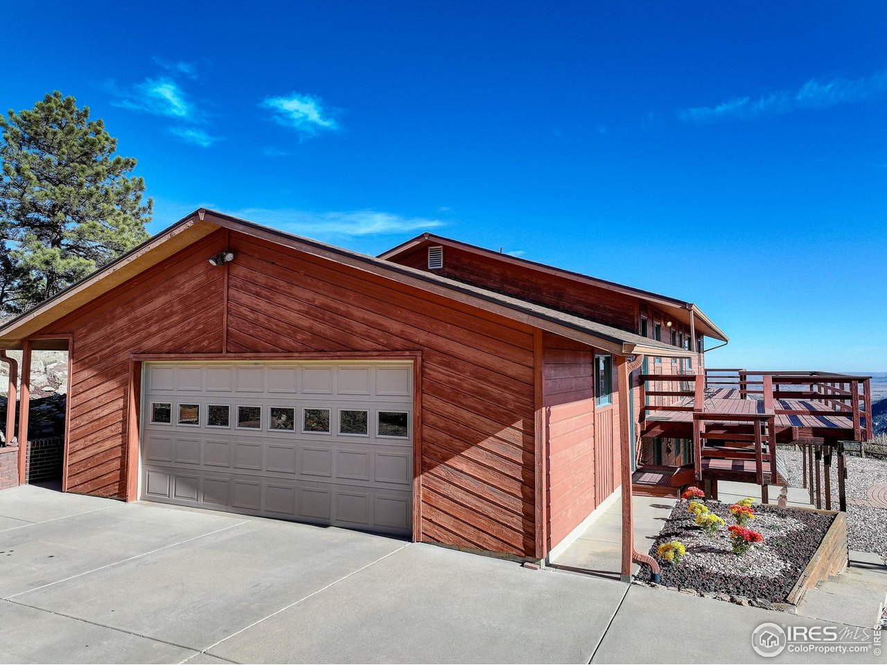 15655 Mossrock Dr
