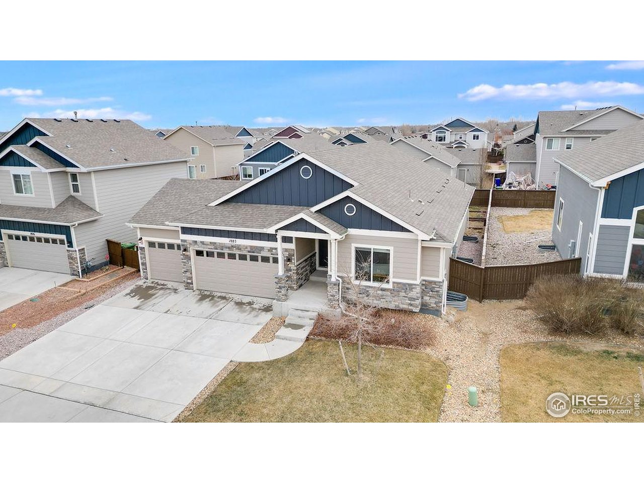 1882 La Salle Dr