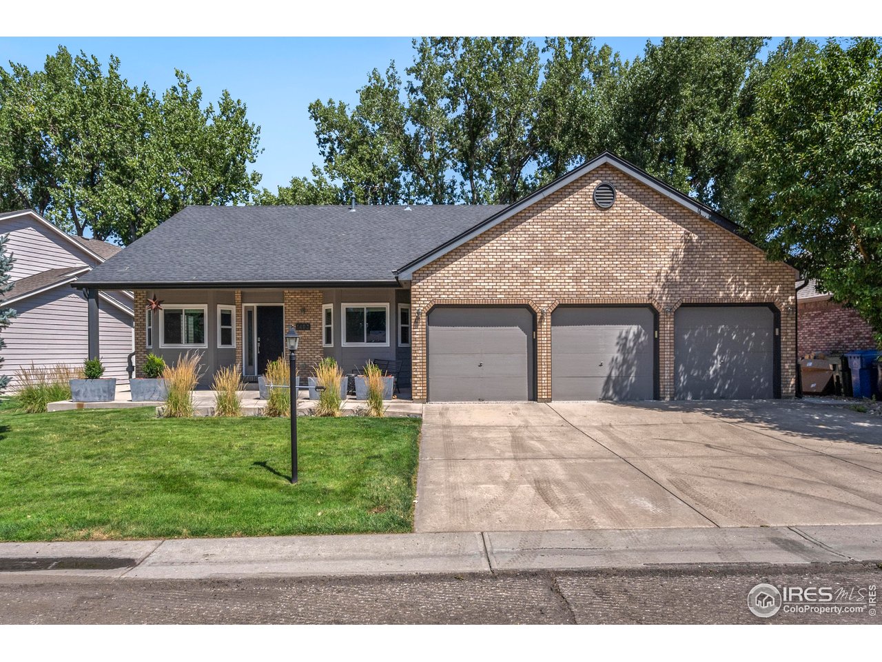 1493 Park Dr