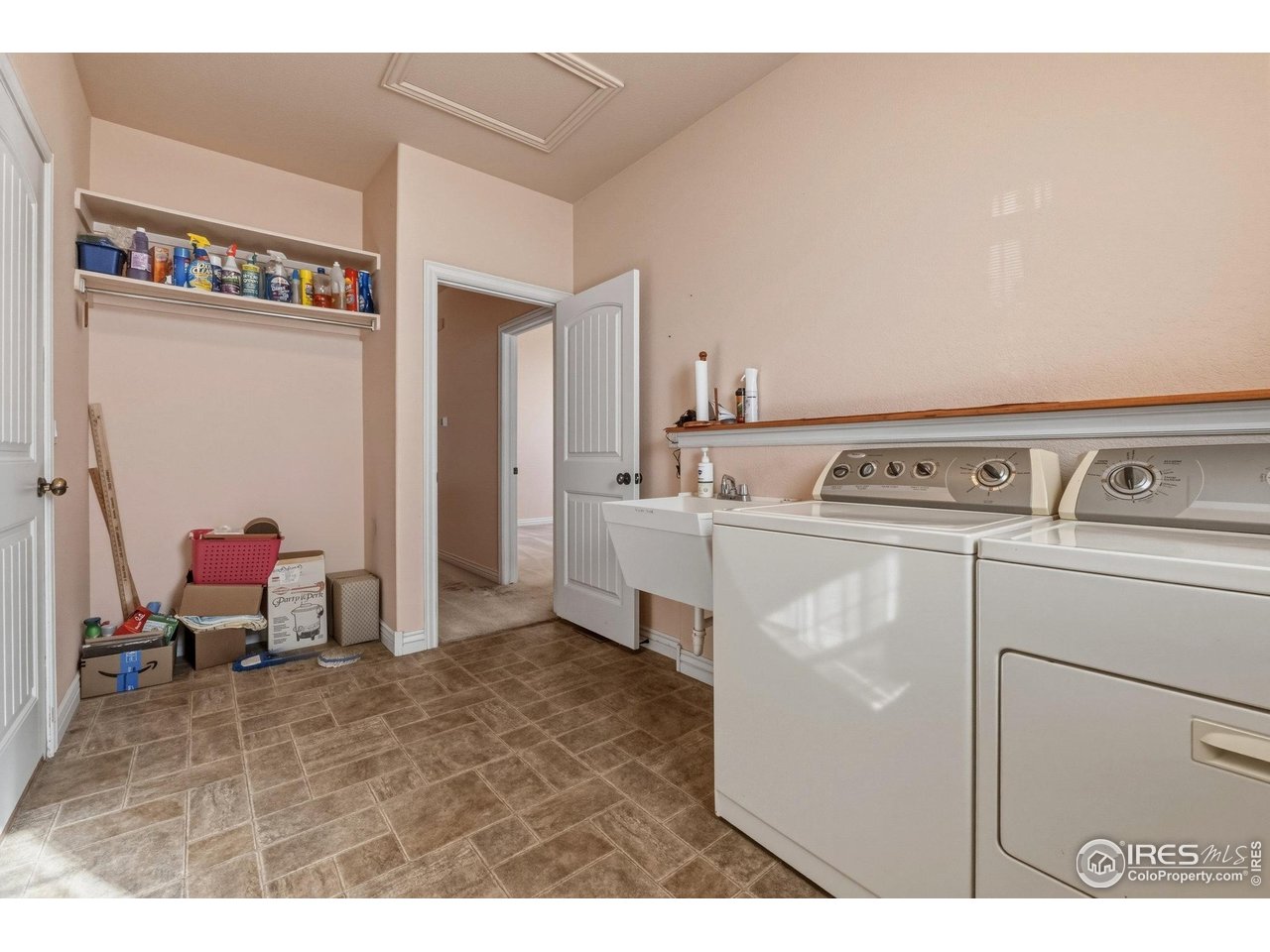 15 Trailside Dr