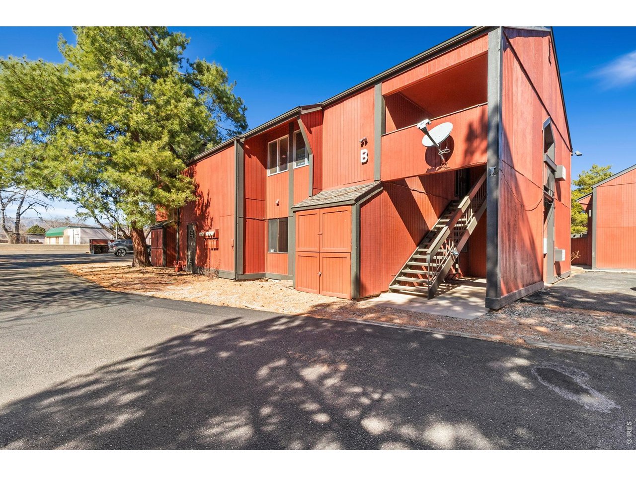 1625 W Elizabeth St