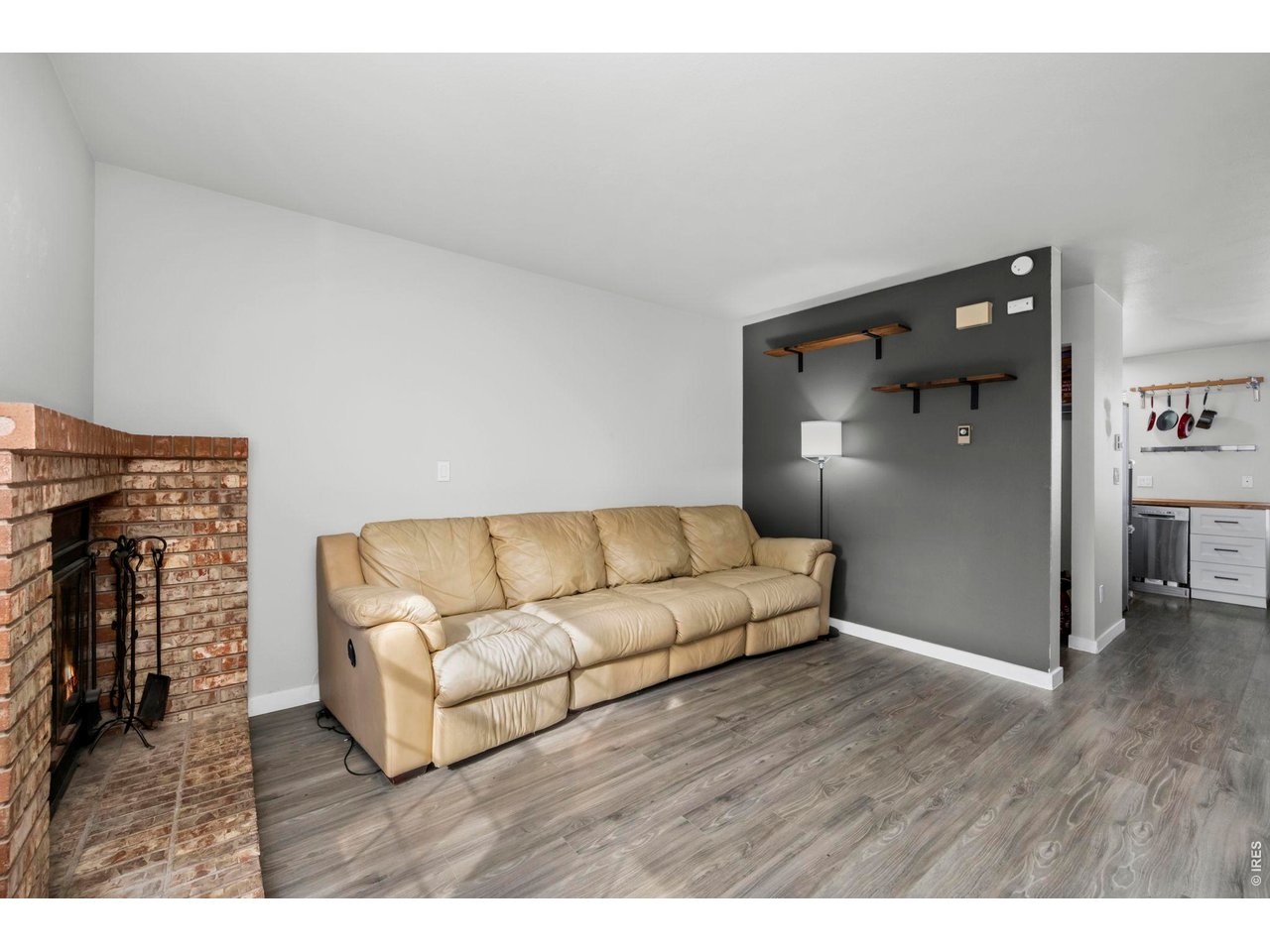 3200 Azalea Dr