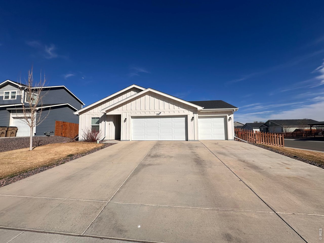 331 Lone Pine St