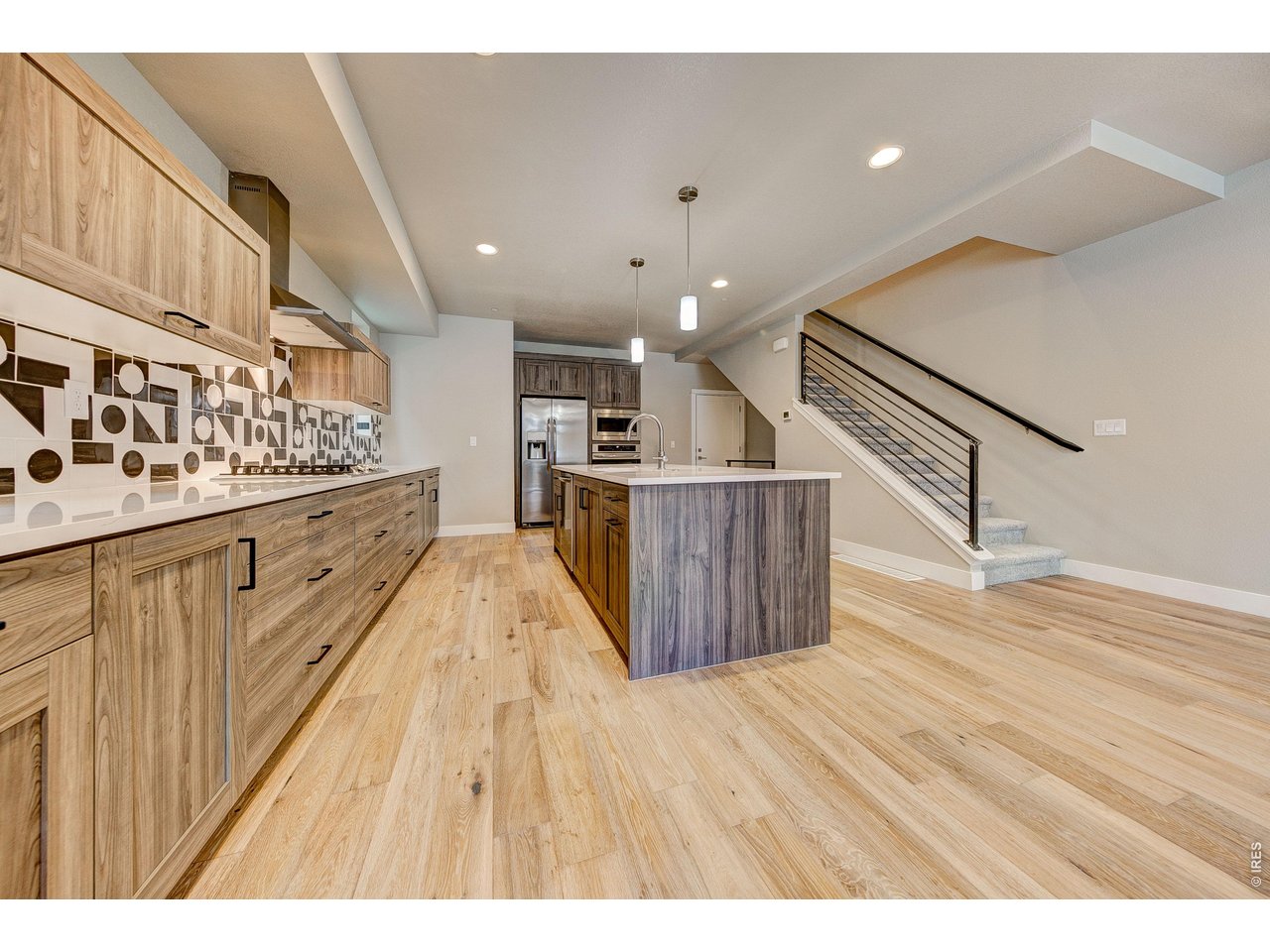 834 Cherokee Dr