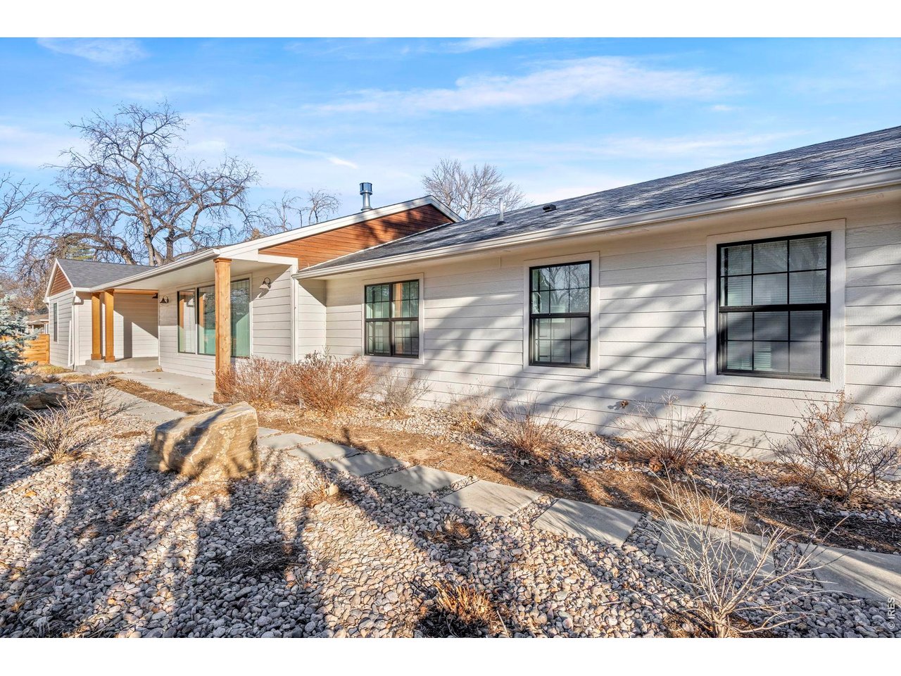 310 E Prospect Rd