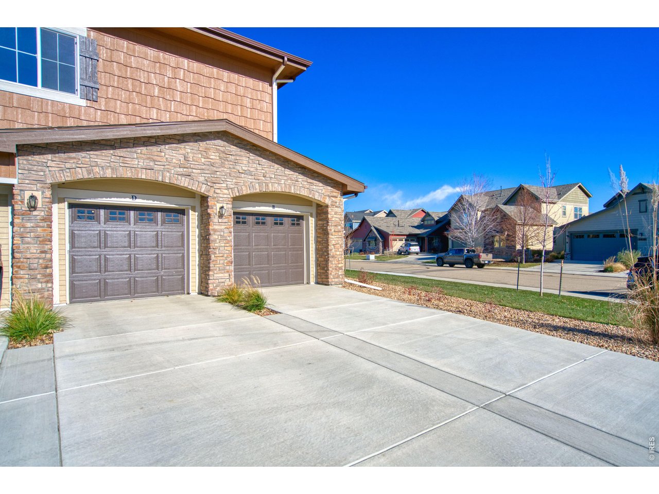 2417 Calais Dr
