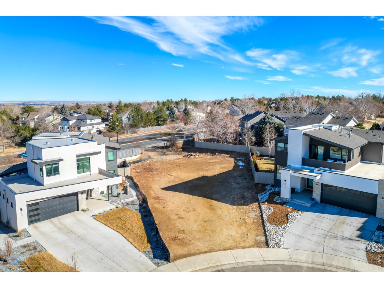 2325 Glacier Ct