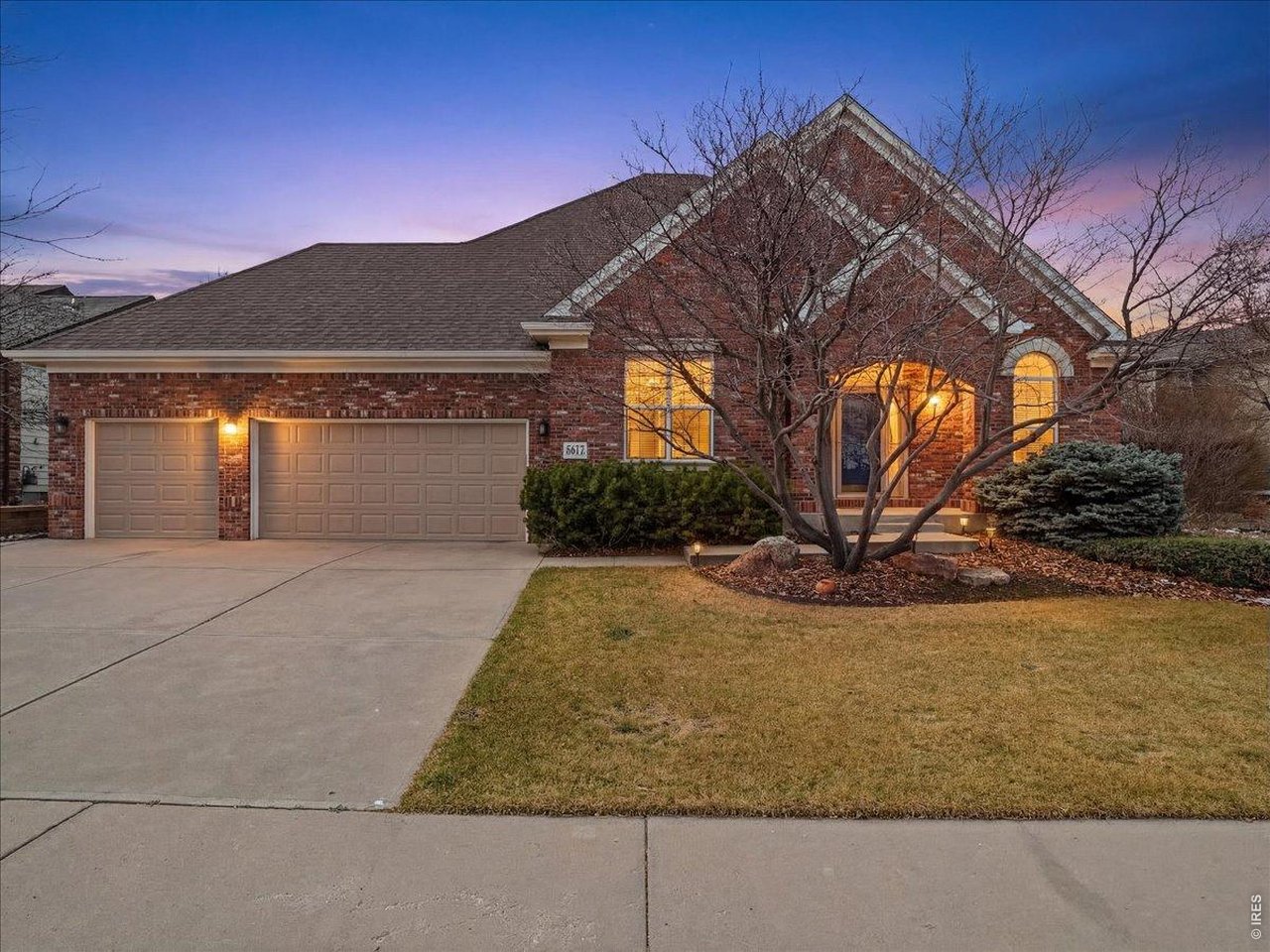 8443 Castaway Dr