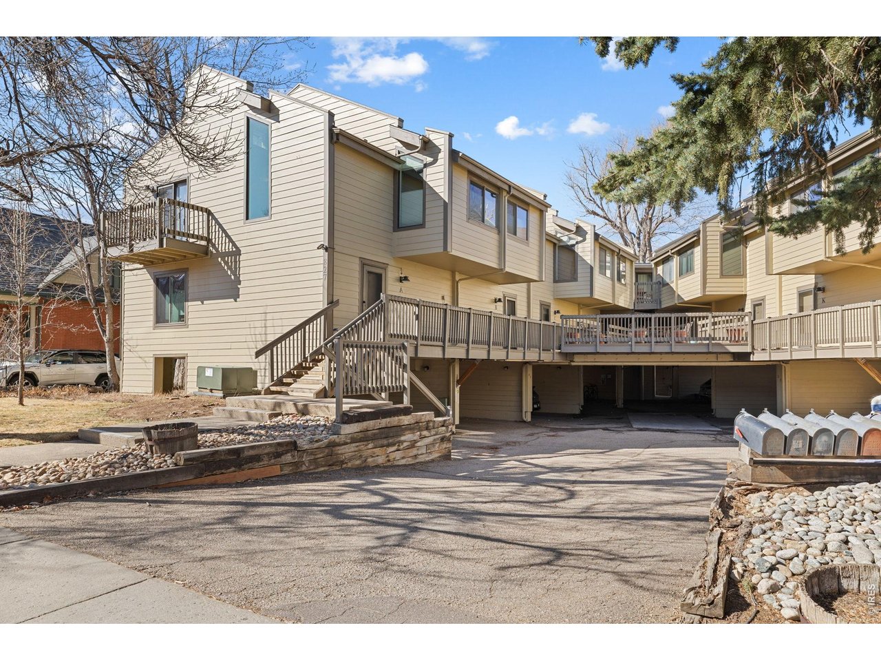 827 Maxwell Ave