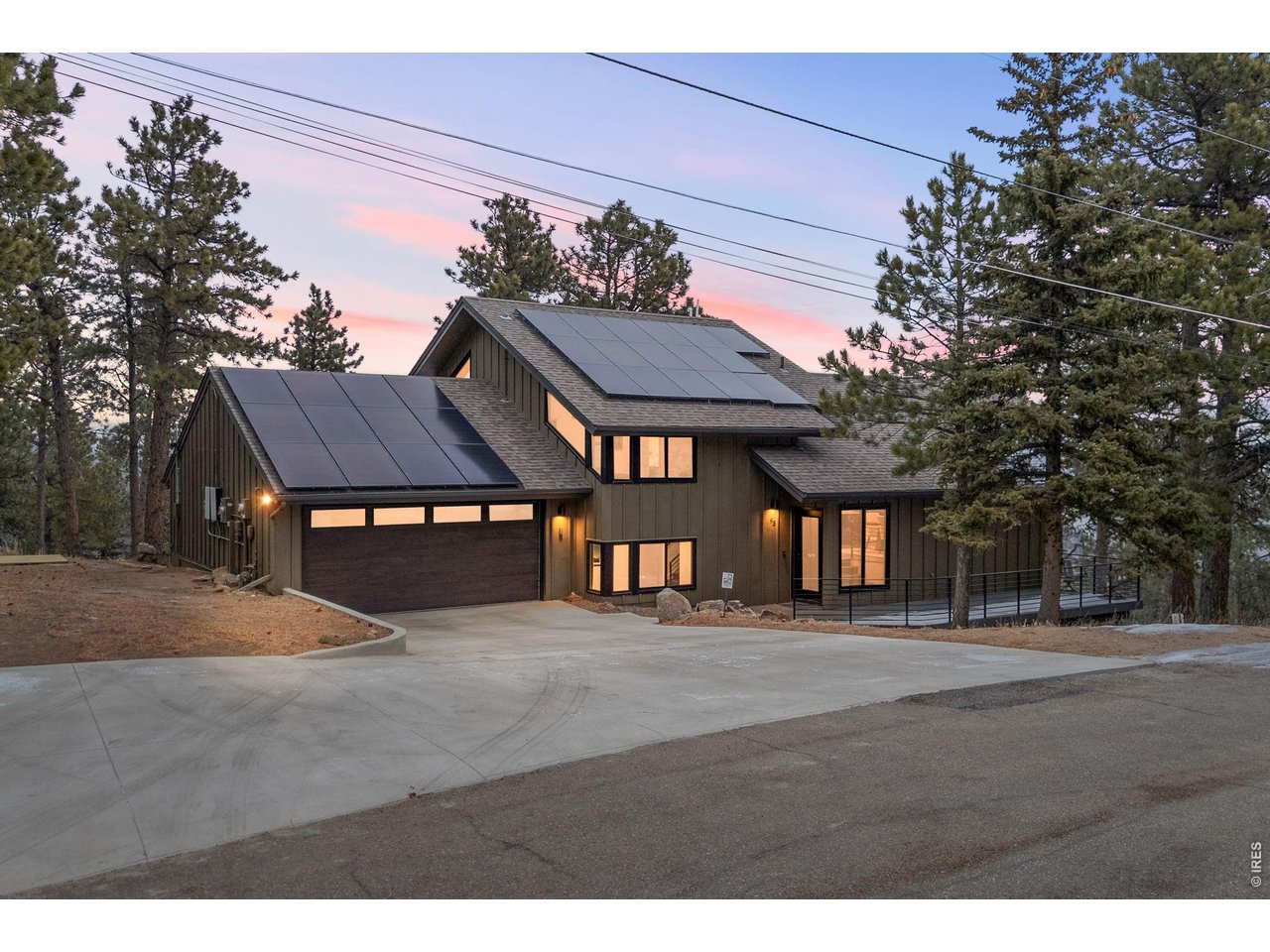 93 Hawk Ln