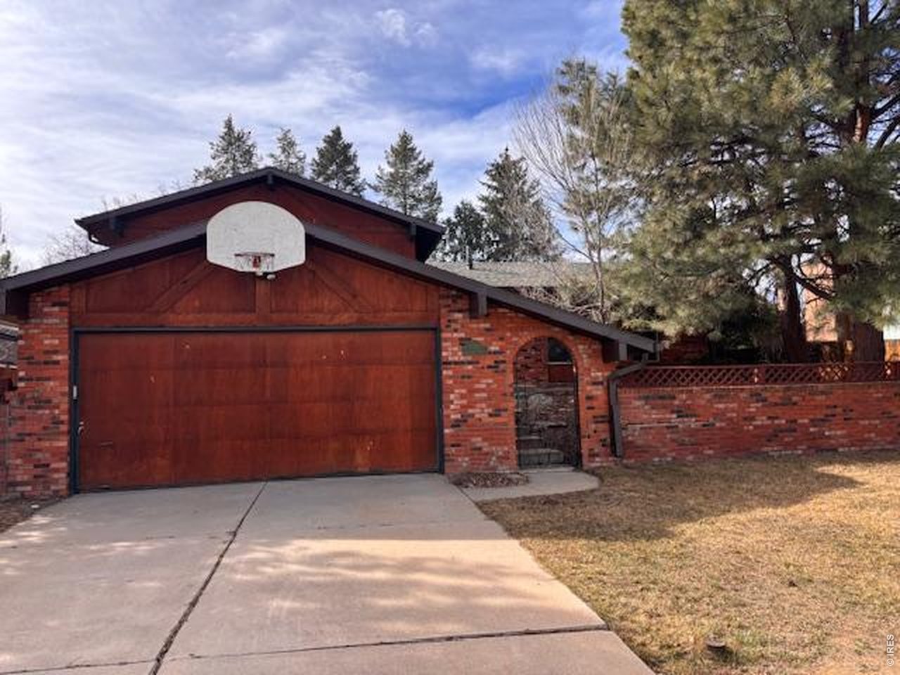 3331 Lakeview Cir