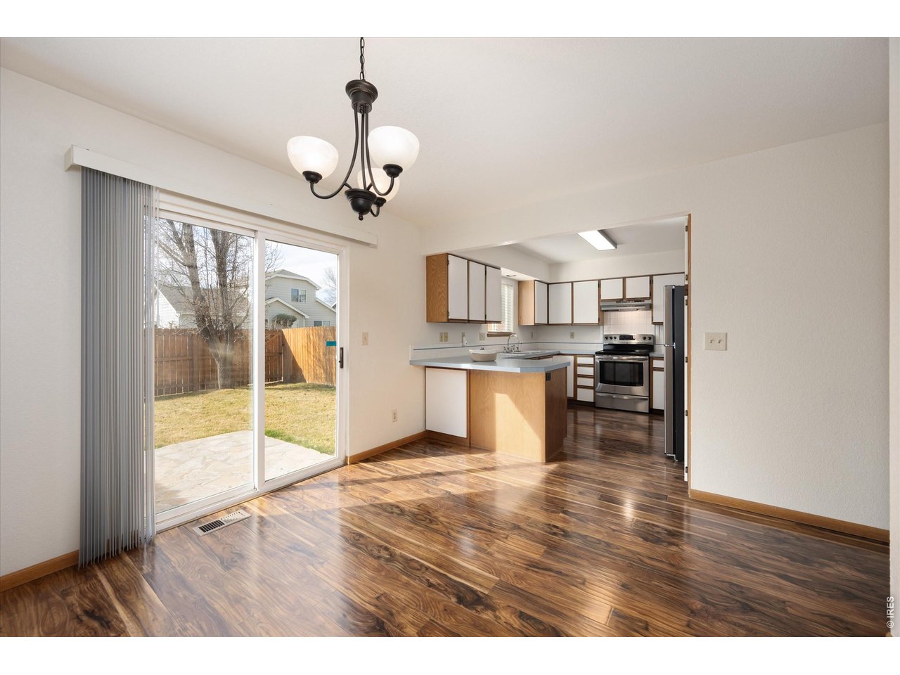 1464 Peacock Pl