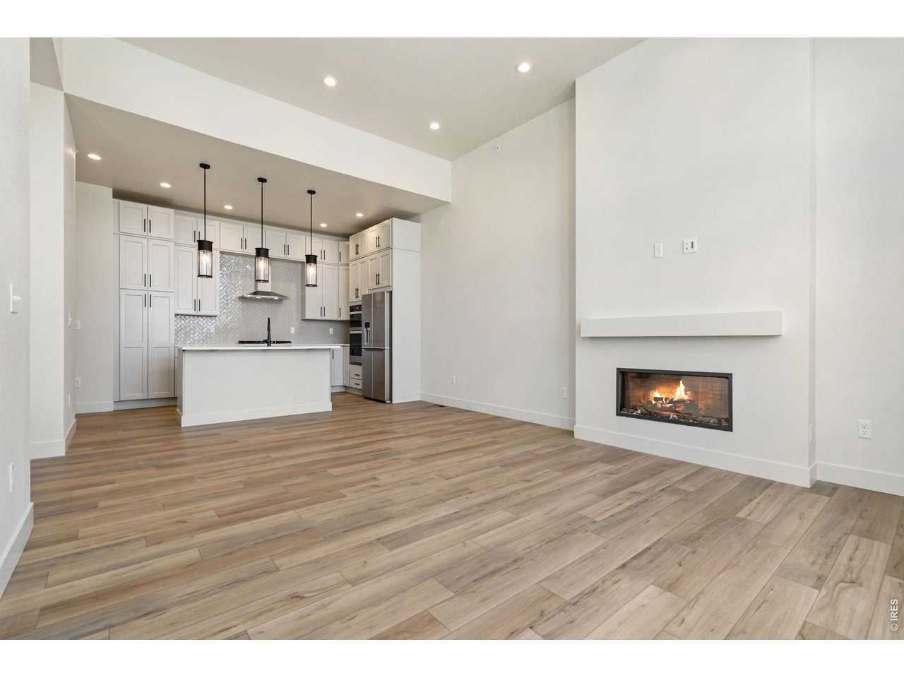 2978 Fleet Dr