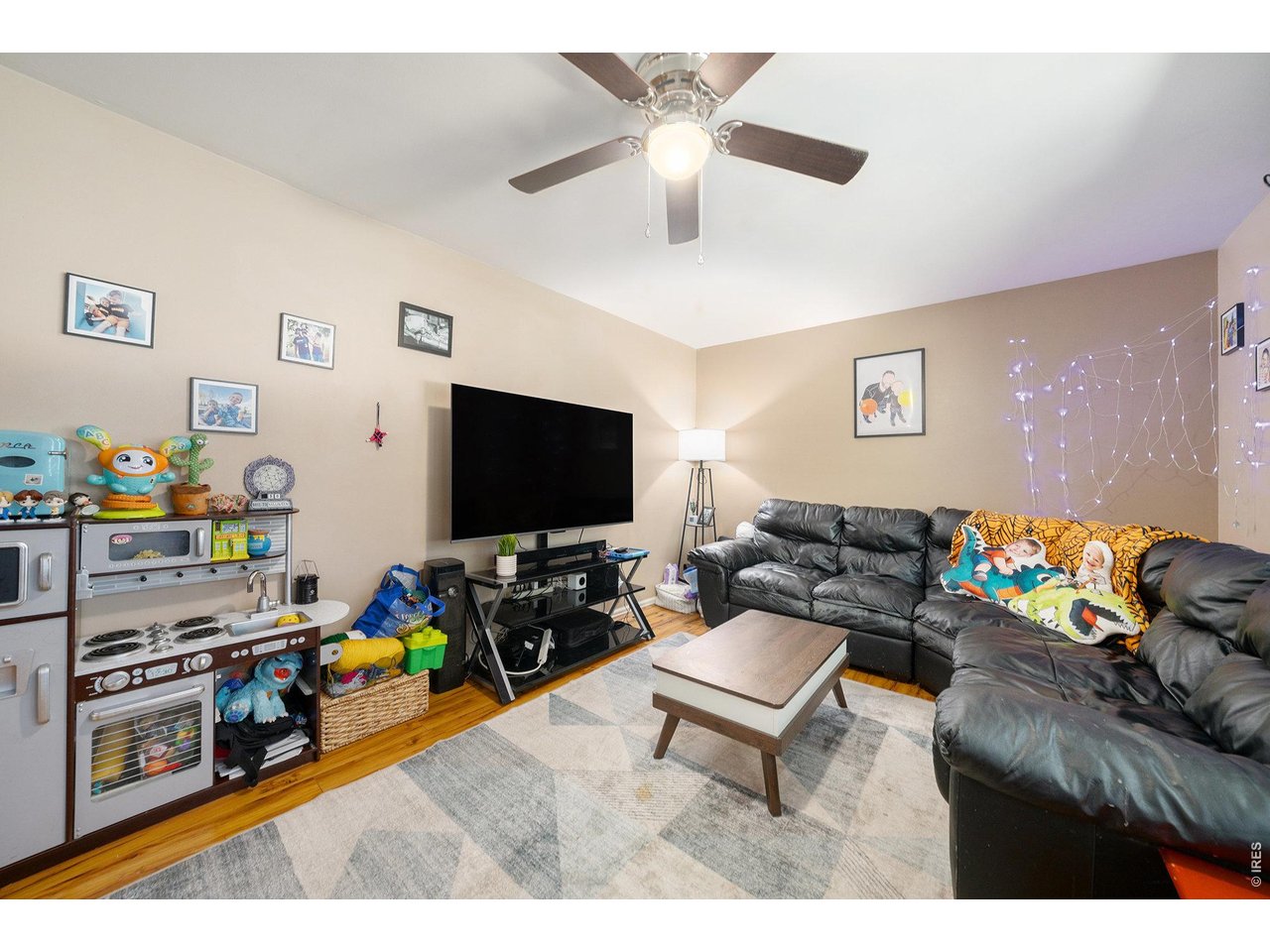 809 E Drake Rd