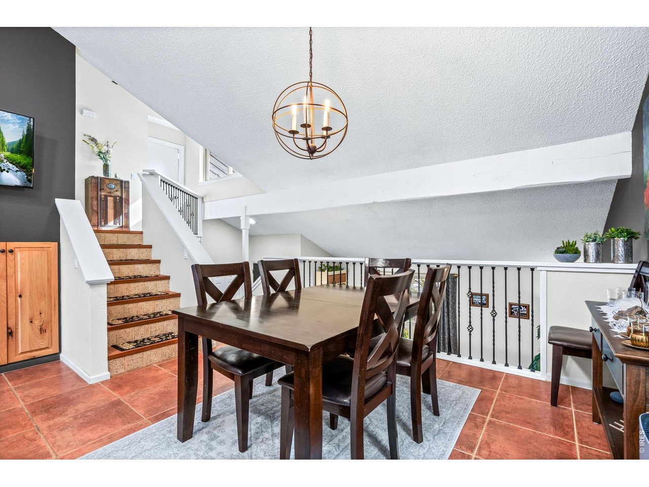 2331 Flora Dr