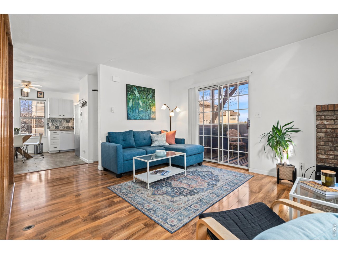 3200 Azalea Dr