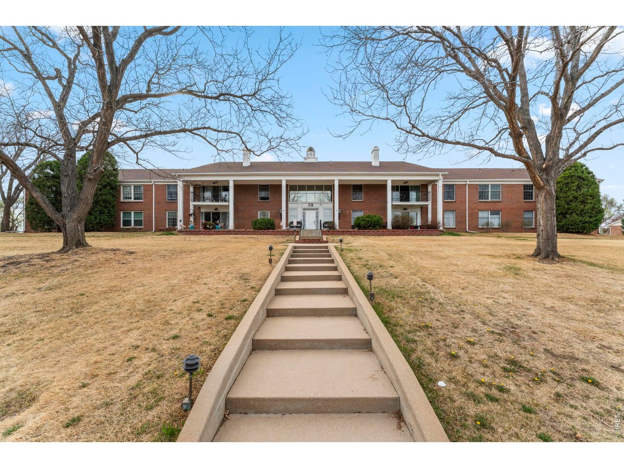 39 Ward Dr