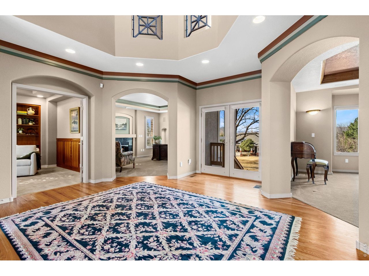 601 Castle Ridge Ct