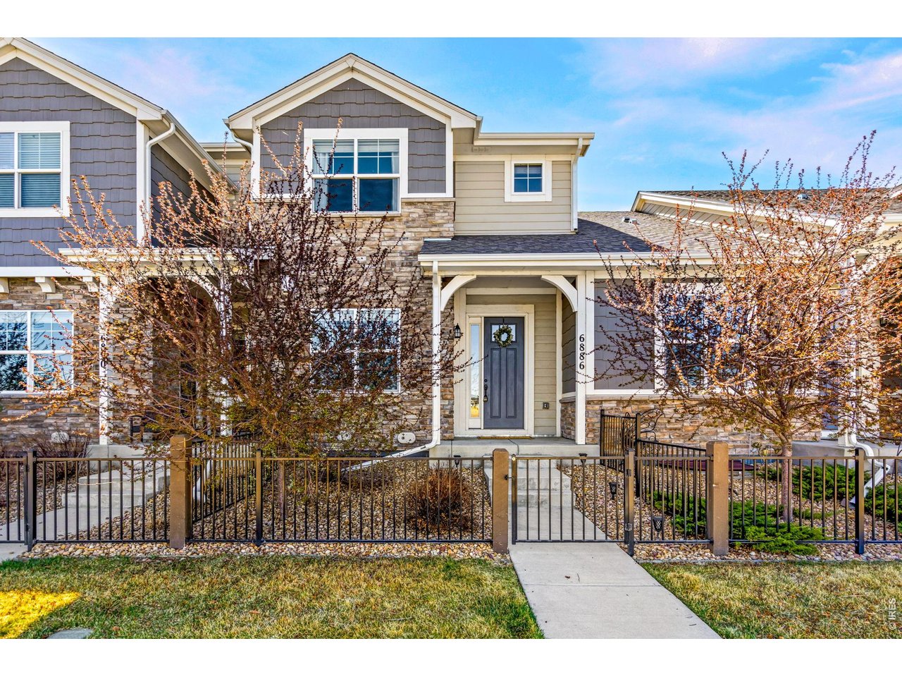 6886 Autumn Leaf Dr