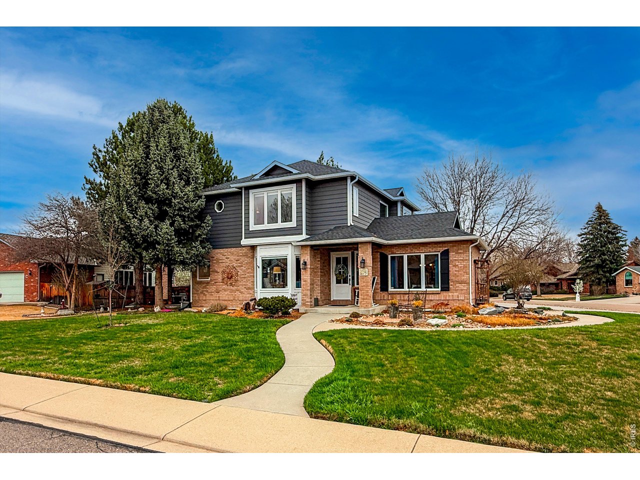 1204 Twin Peaks Cir