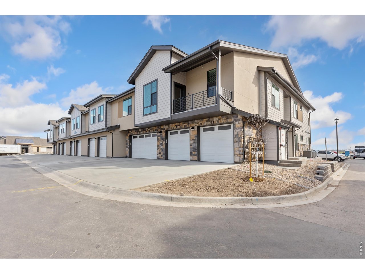 968 Birdwhistle Ln