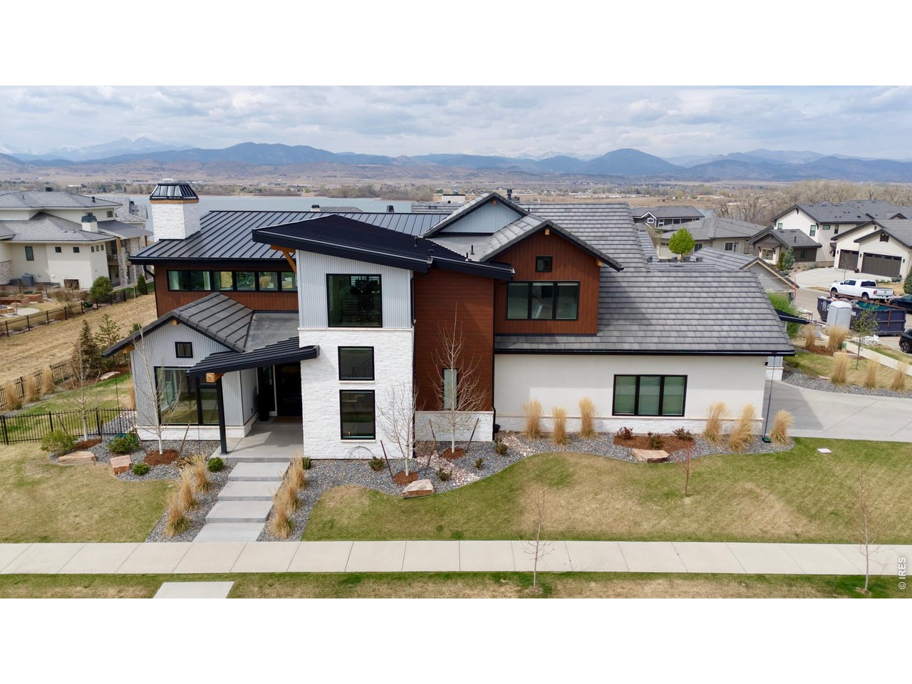 2311 Sugarloaf Rd