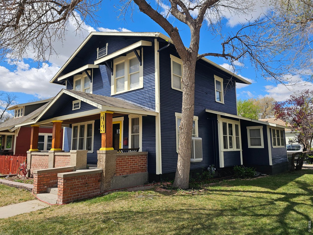 704 S 3rd Ave