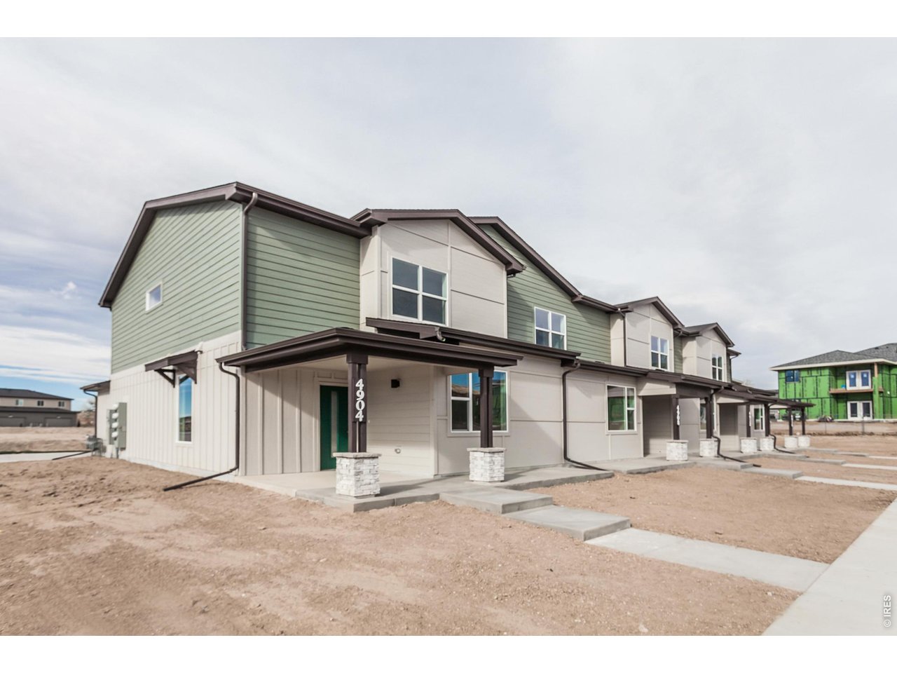 4904 Autumn Leaf Dr