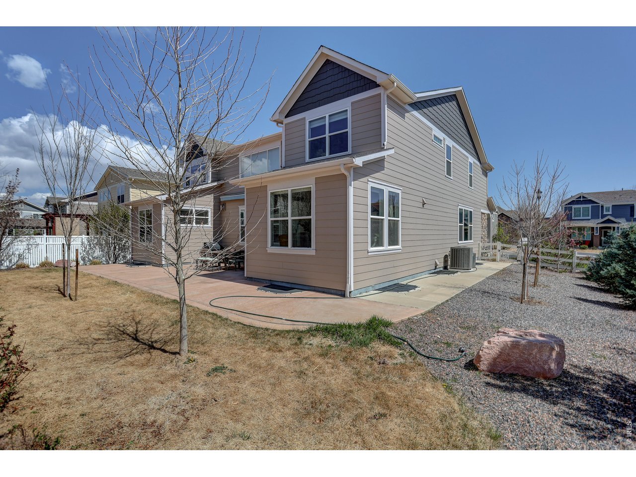 1652 Dorothy Cir