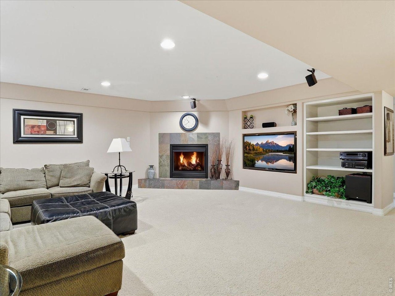 1102 Corona Dr