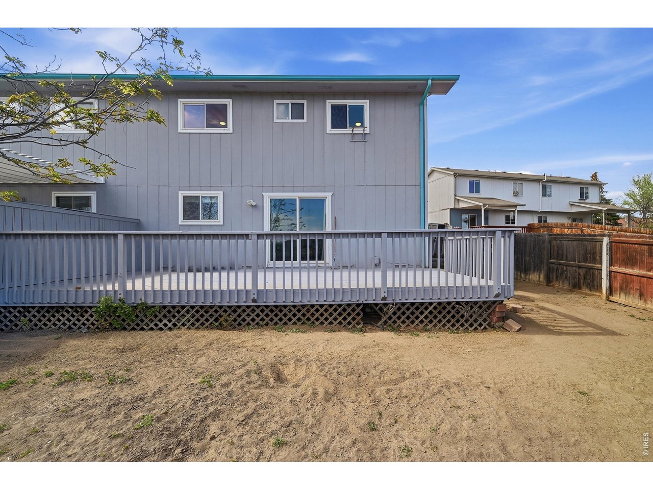 539 Cora Pl