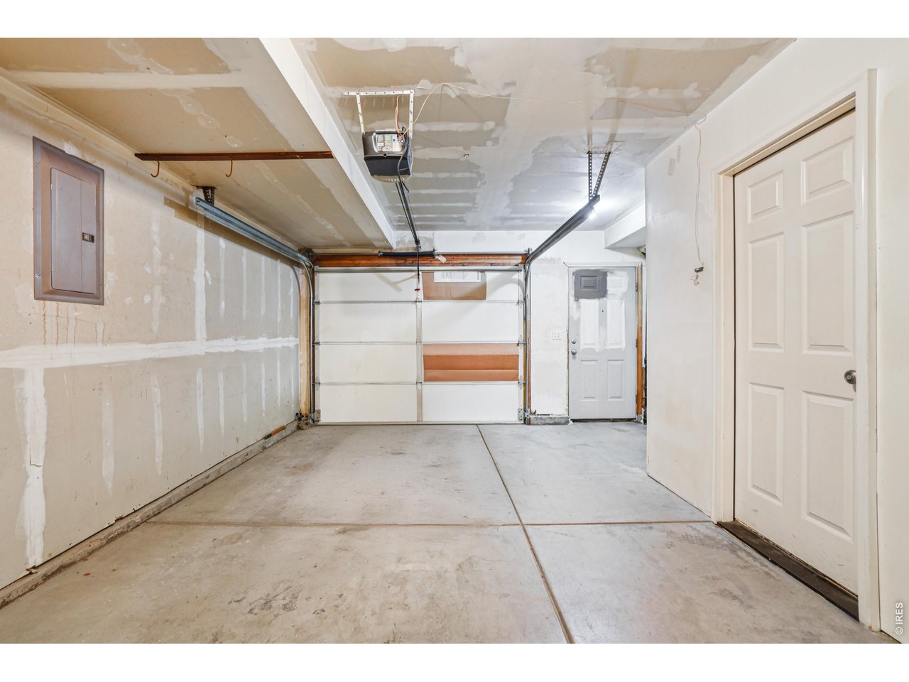 715 Elm St