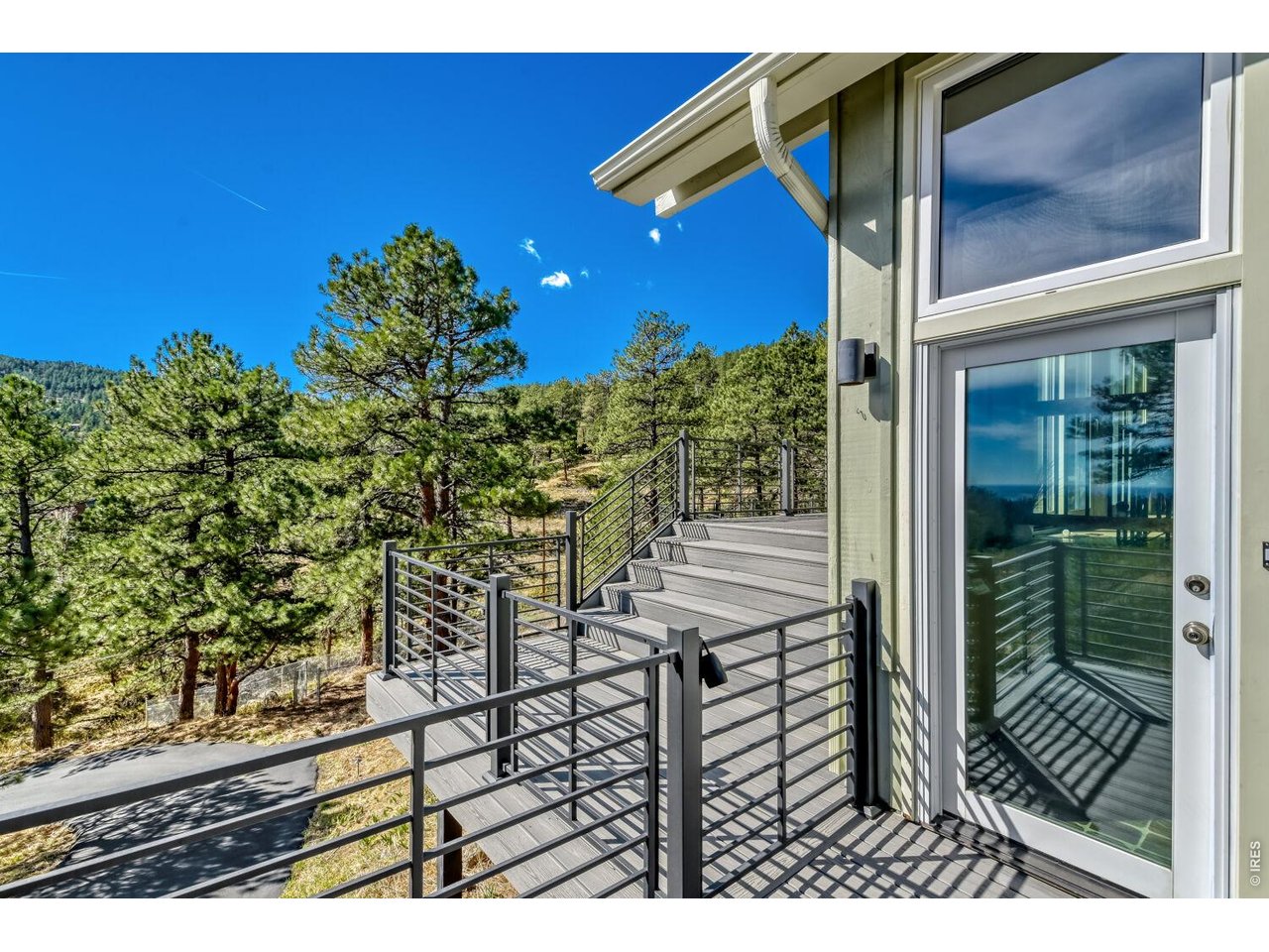 3132 Linden Dr